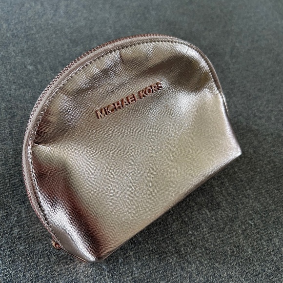 🍂FREE WITH 20$+ Purchase! Michael Kors Make Up/Coin Purse - Picture 1 of 8